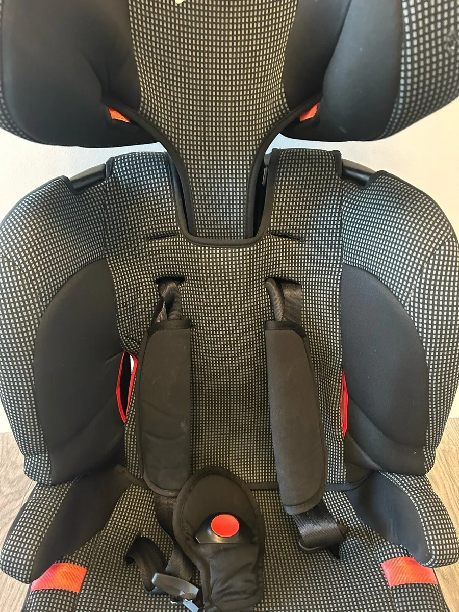 Child's car seat booster - Image 2