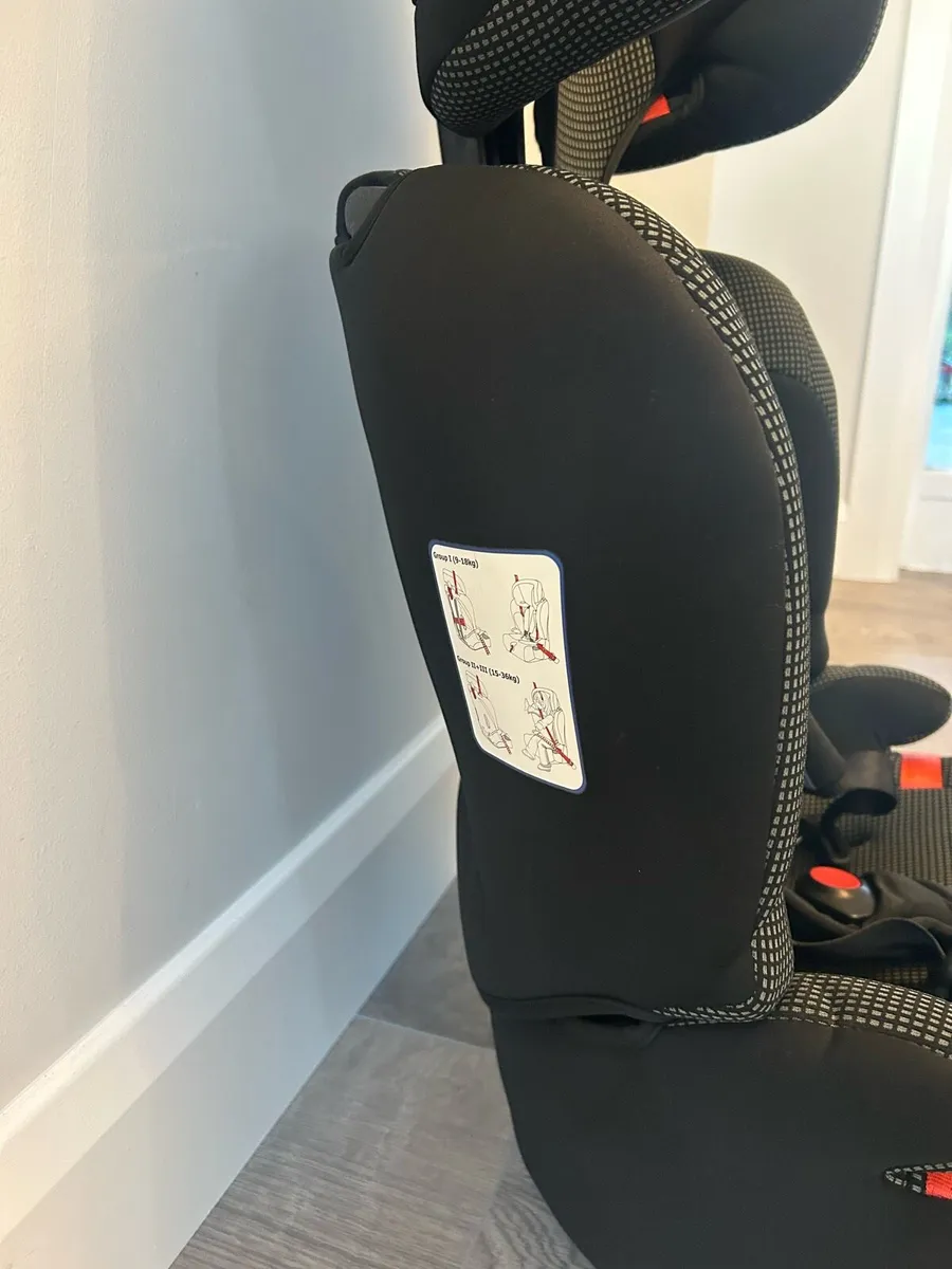 Child's car seat booster - Image 3
