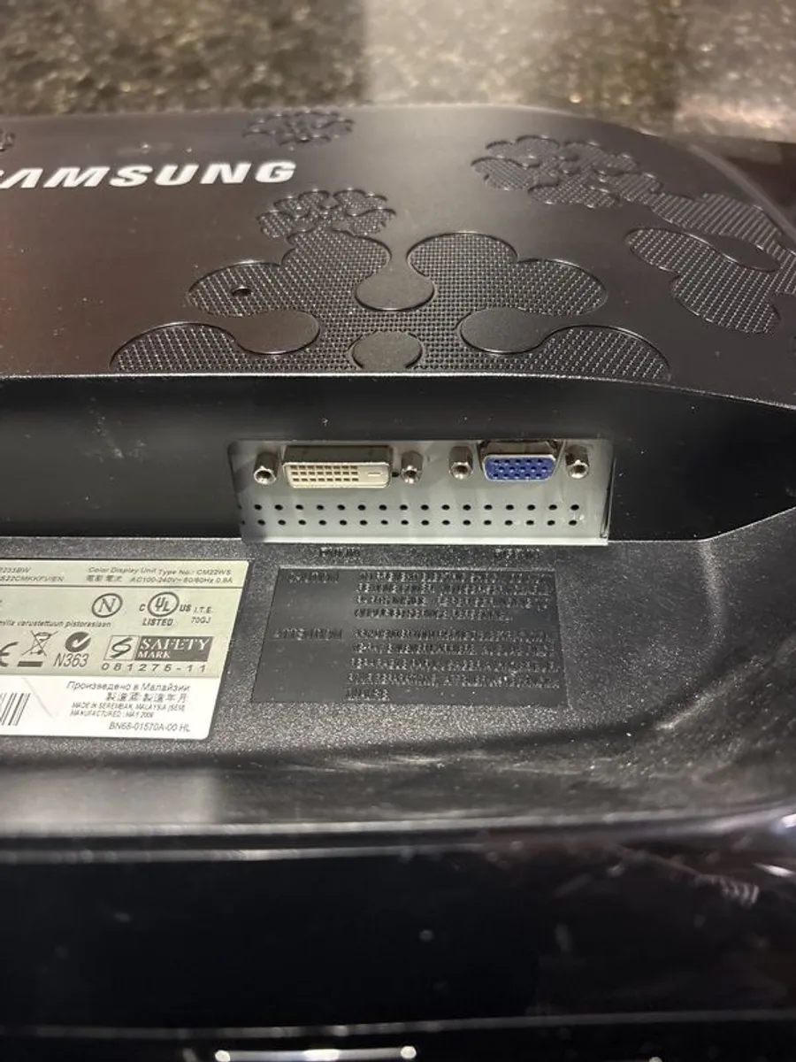 Samsung 22 in  monitor - Image 3