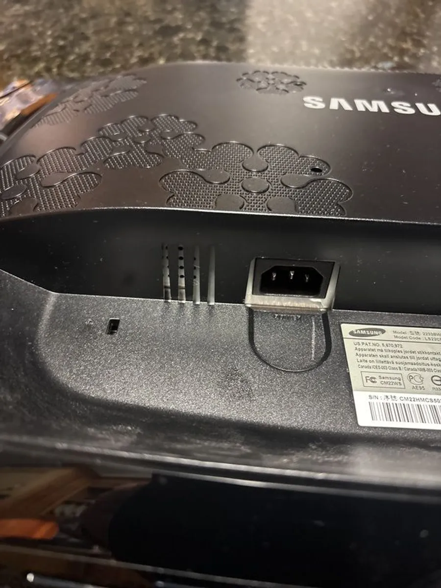 Samsung 22 in  monitor - Image 4