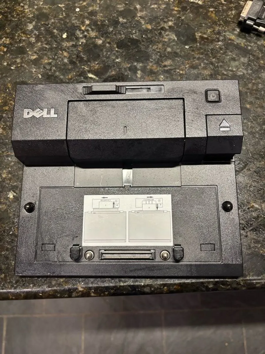 Dell docking station - Image 1