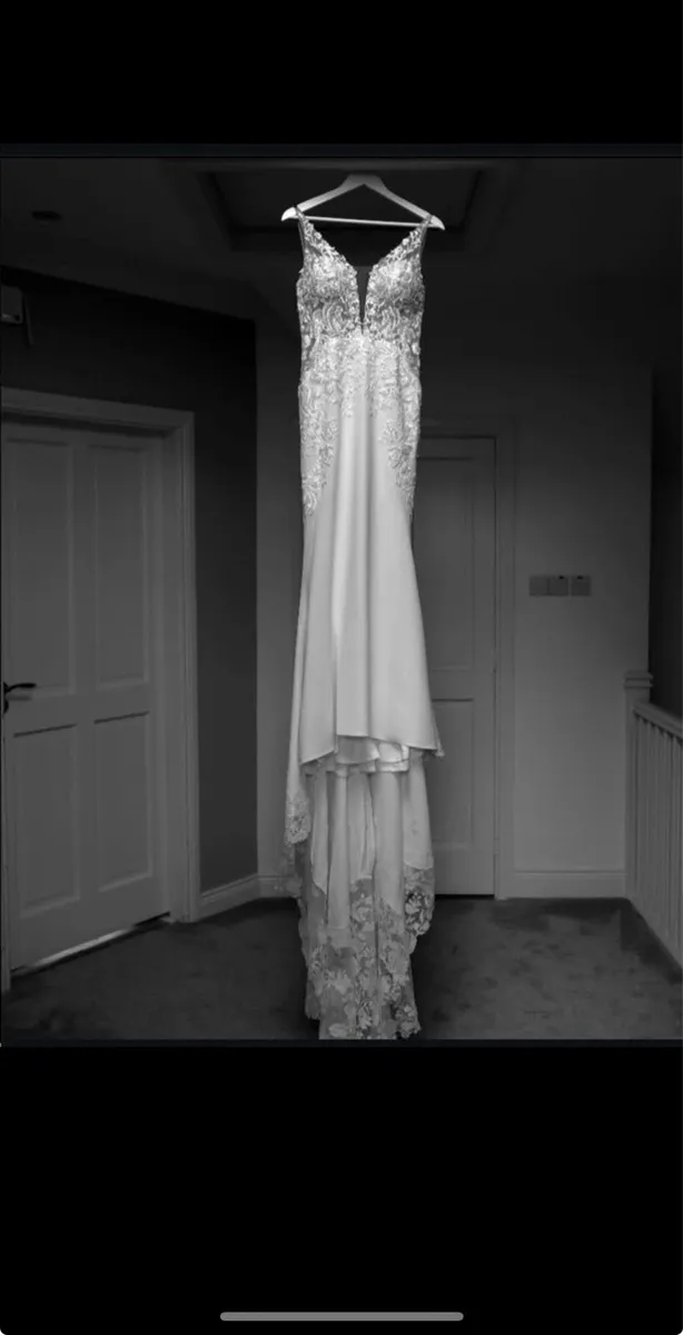 Wedding dress - Image 1