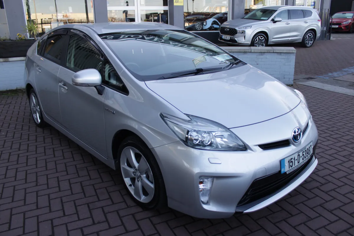 1.8 PETROL HYBRID S TOURING  5DR AUTO  // STUNNING - Image 2