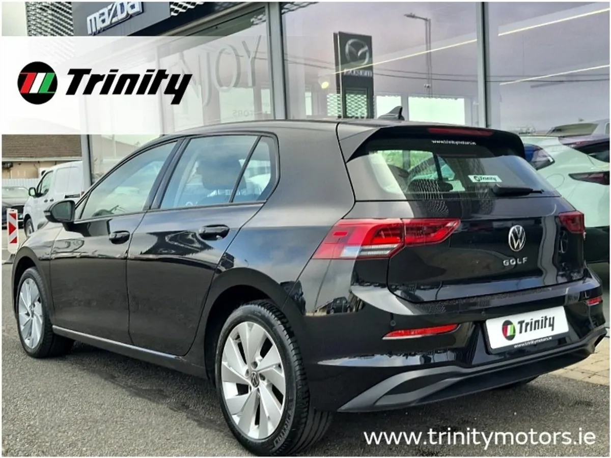 Volkswagen Golf ** GREAT SPEC ** STYLE ** 2.0 TDI - Image 3