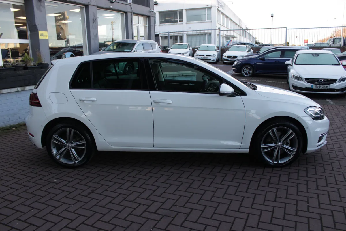 2.0TDI 150 BHP HIGHLINE PLUS 5DR HATCHBACK AUTO // - Image 3