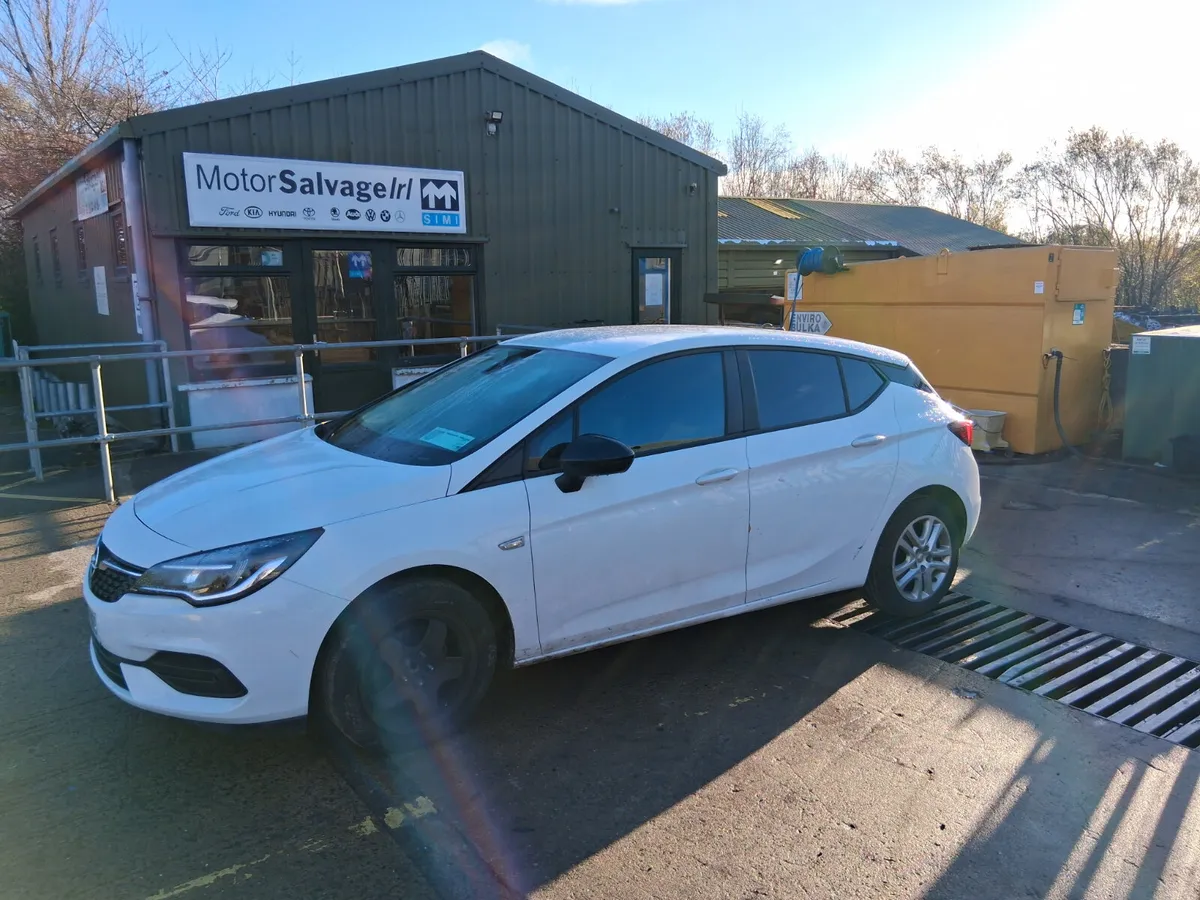 2022 OPEL ASTRA 1.5L Diesel (for parts only) - Image 2