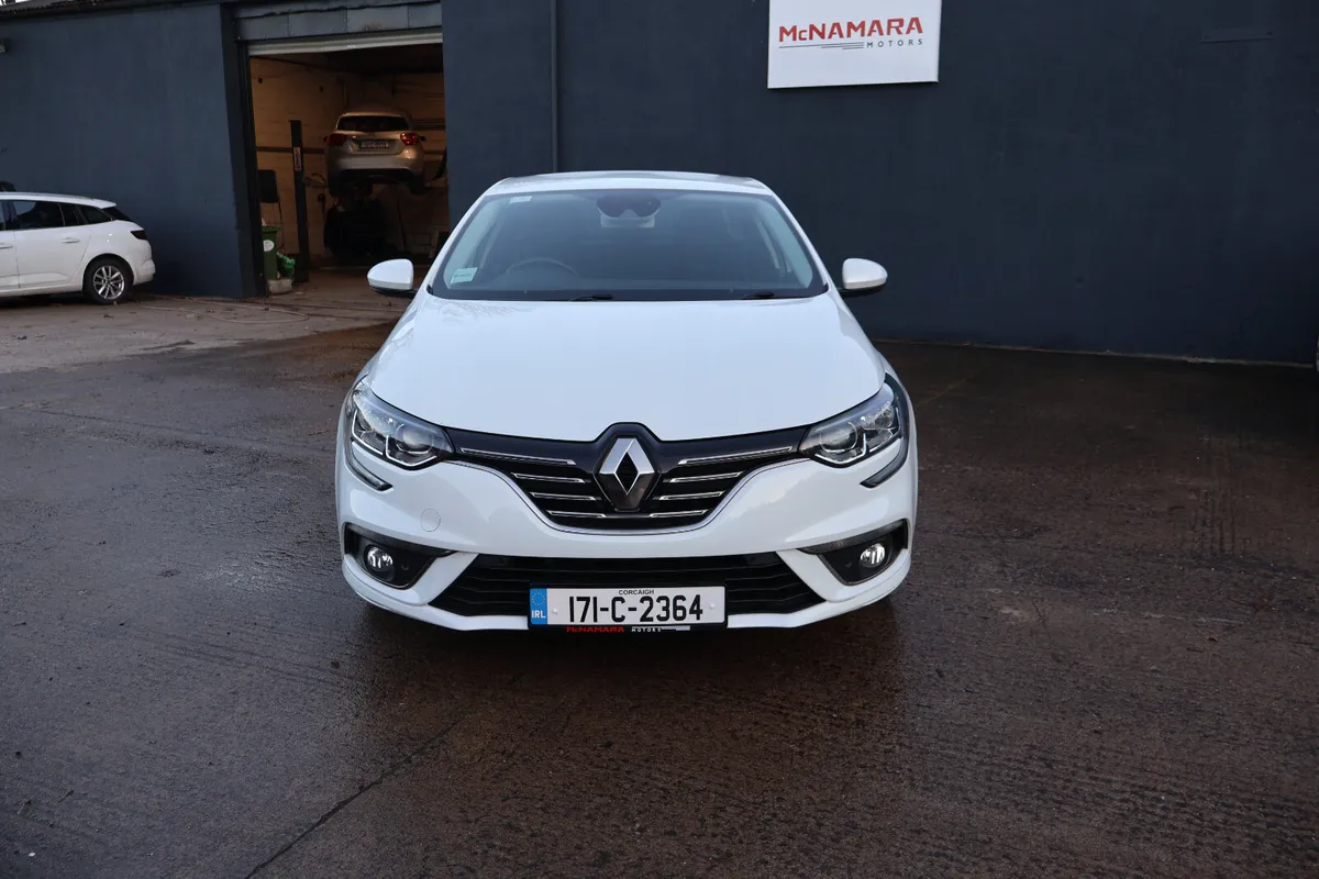 Renault Megane Grande Coupe Dynamique Huge Spec! - Image 3