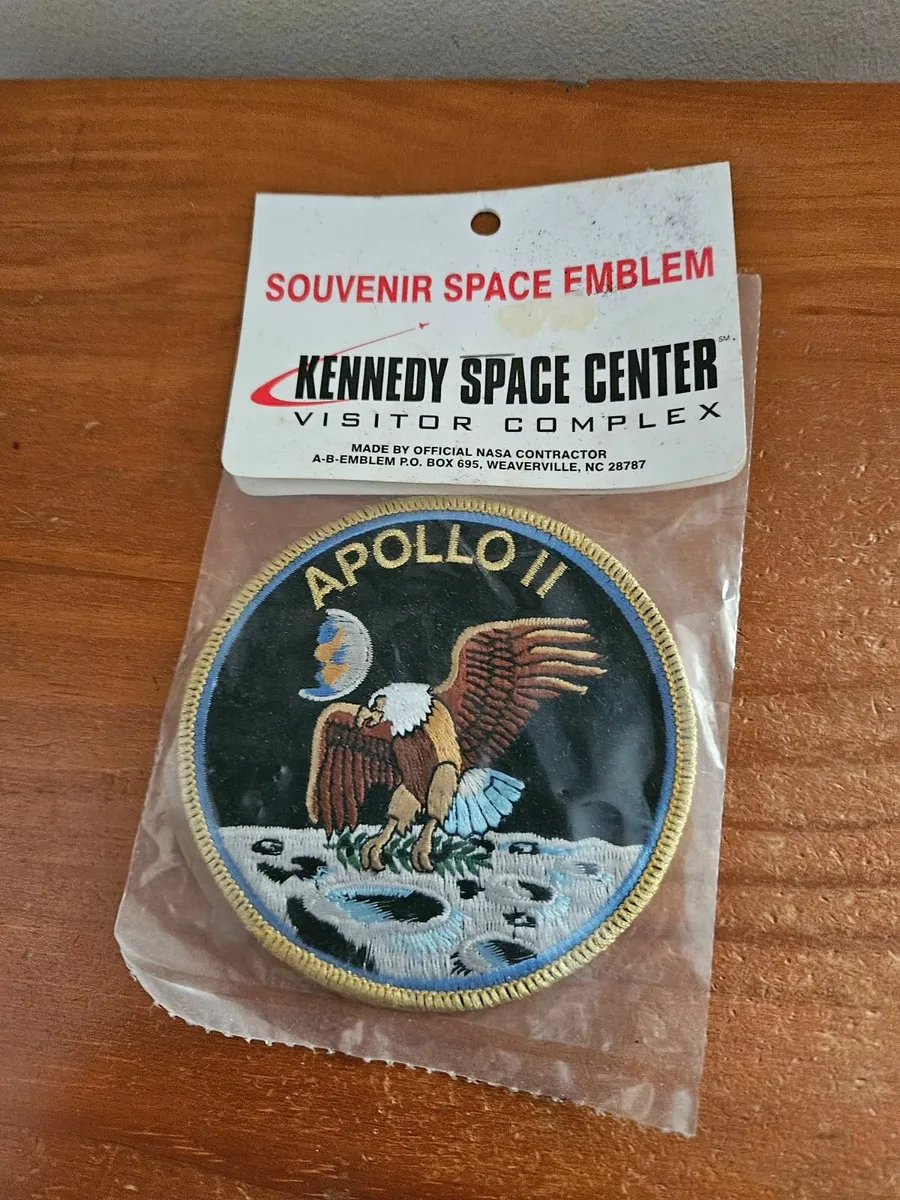 Kennedy Space Centre Apollo 11 Badge - Image 1