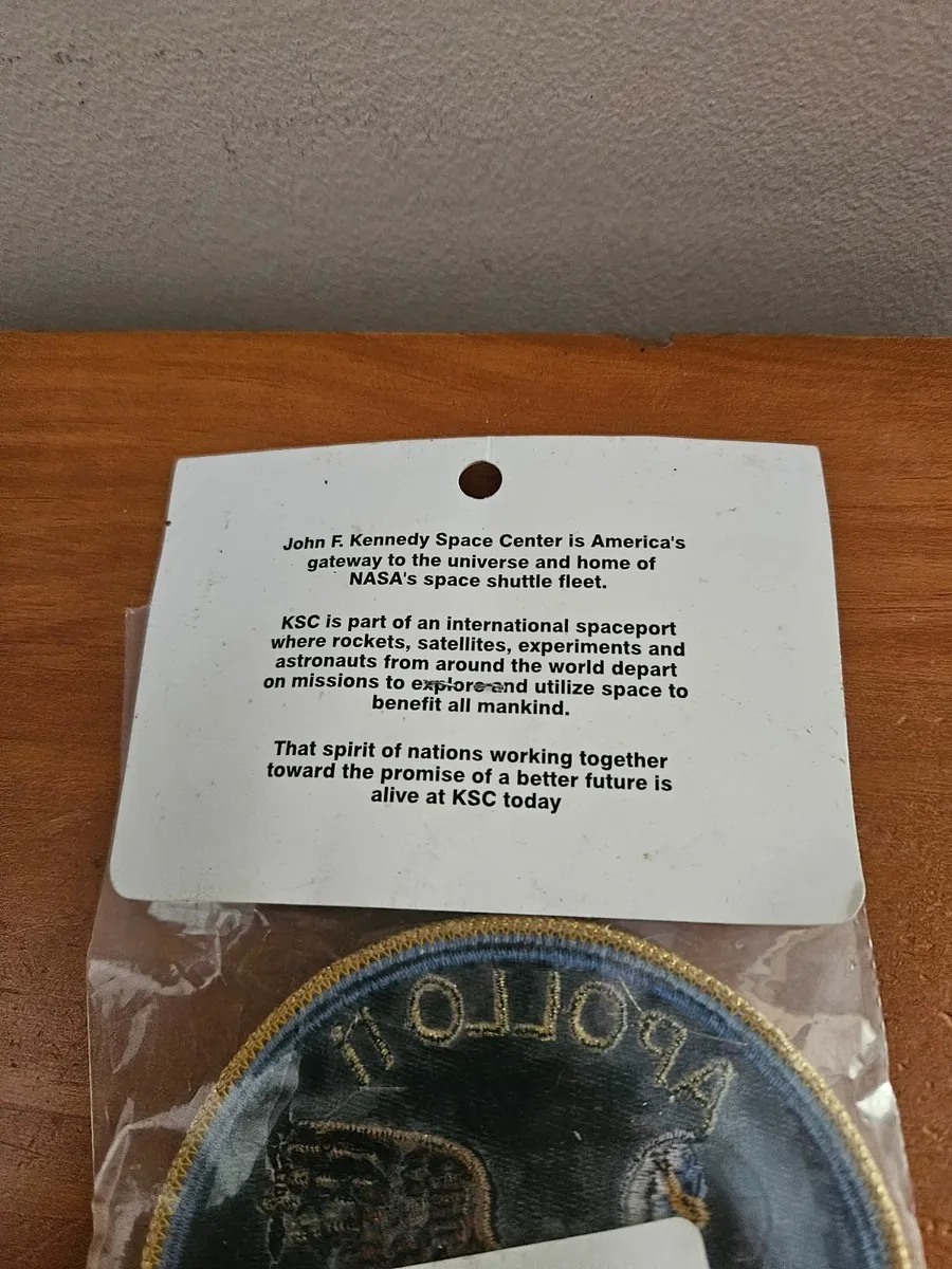 Kennedy Space Centre Apollo 11 Badge - Image 2