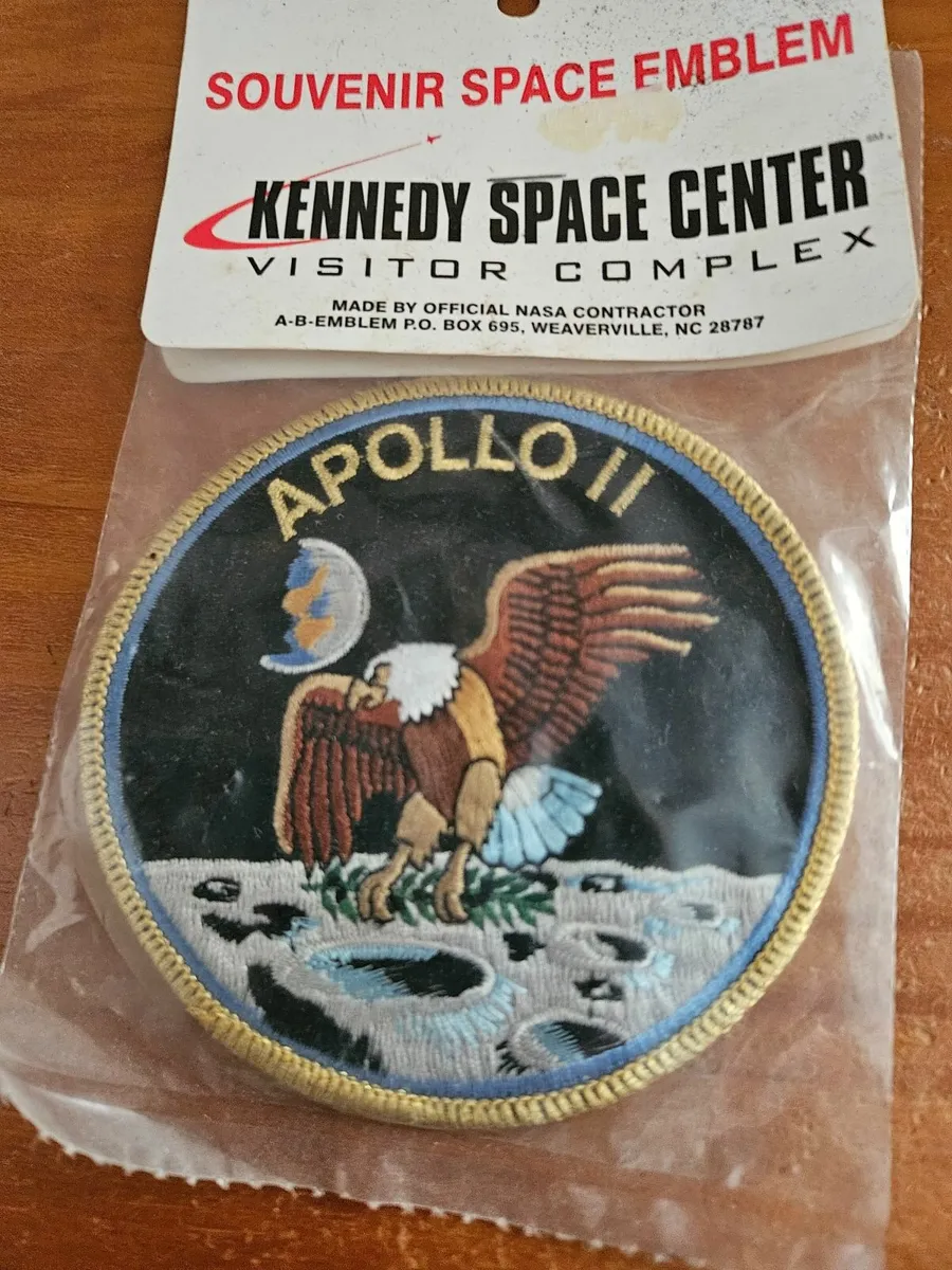 Kennedy Space Centre Apollo 11 Badge - Image 4