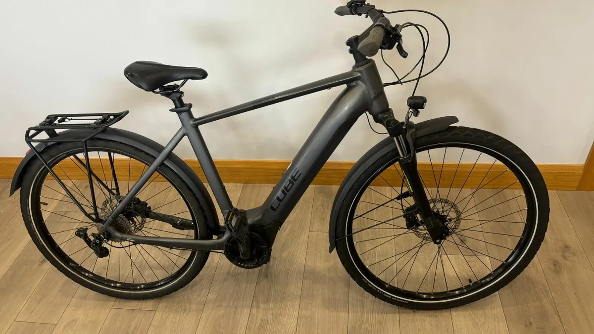 Cube Nuride Hybrid 625 Electric Bike - Image 1