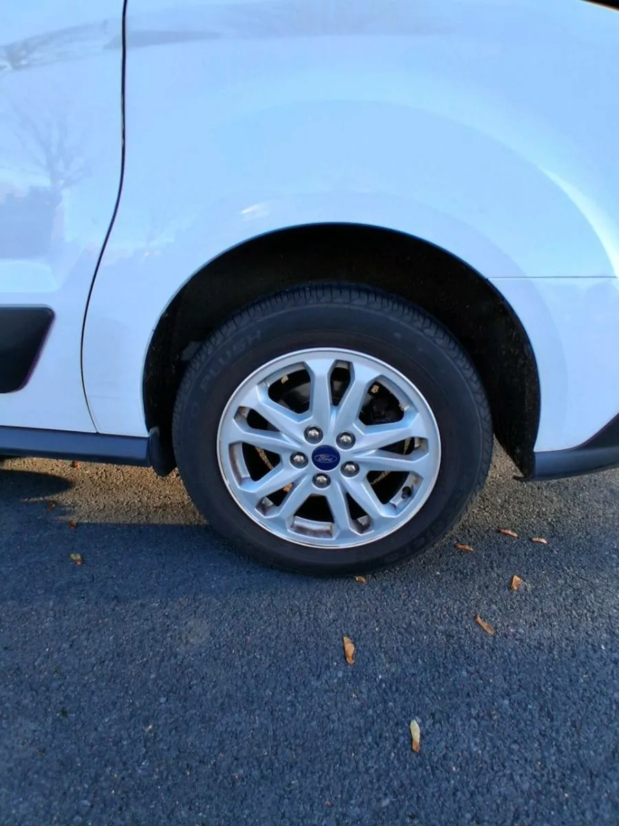Ford Transit Connect LWB  No Vat - Image 4
