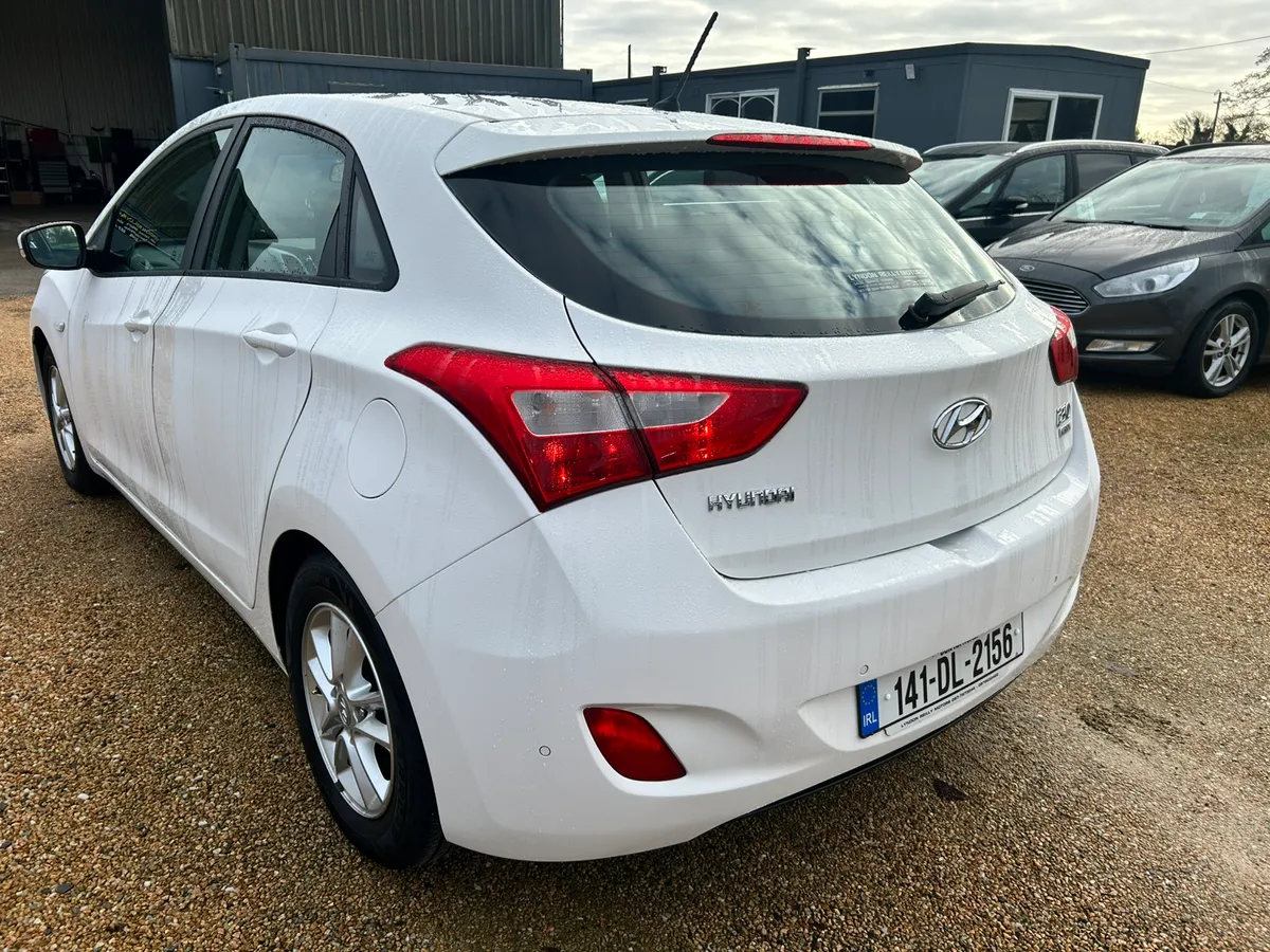 Hyundai i30 1.6 CRDI AUTOMATIC - Image 4