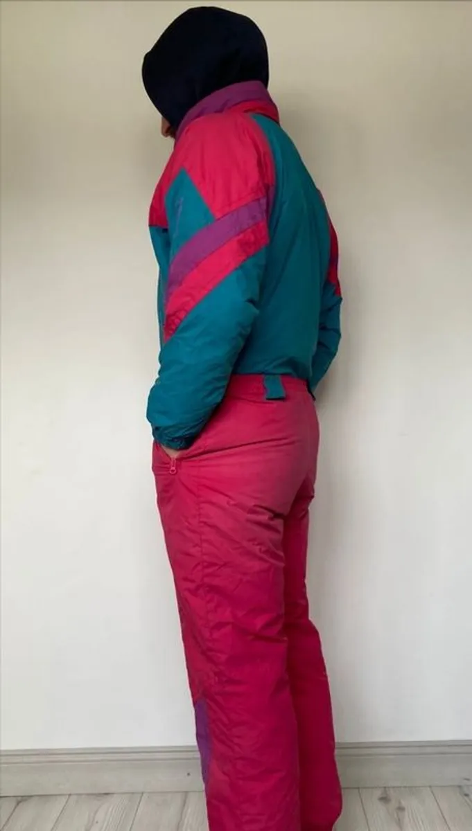 Cool Retro Vintage Ski Suit - Image 4