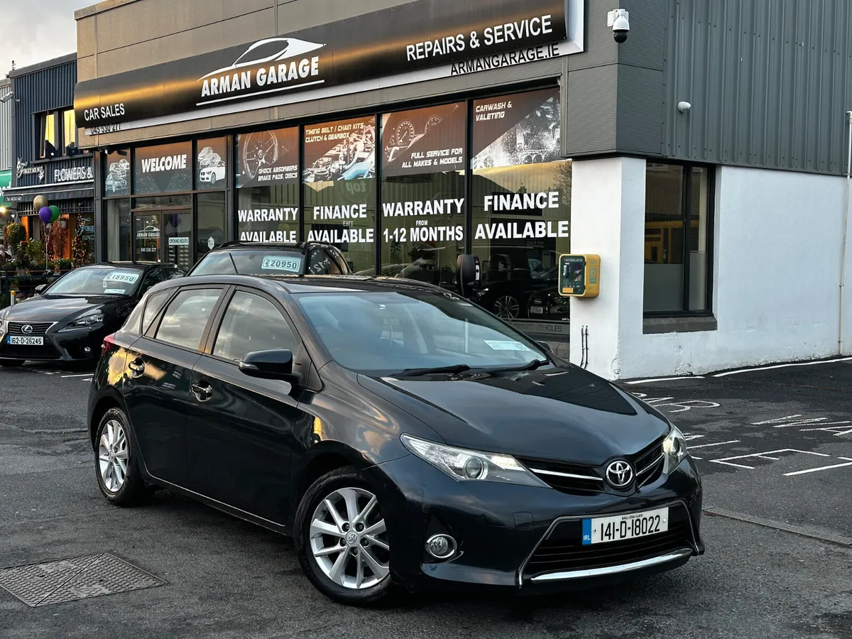 Toyota Auris 2014 - Image 1