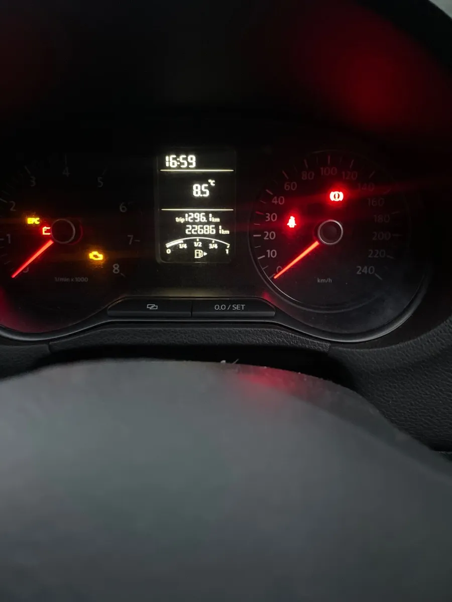 Volkswagen Polo 2011 - Image 4