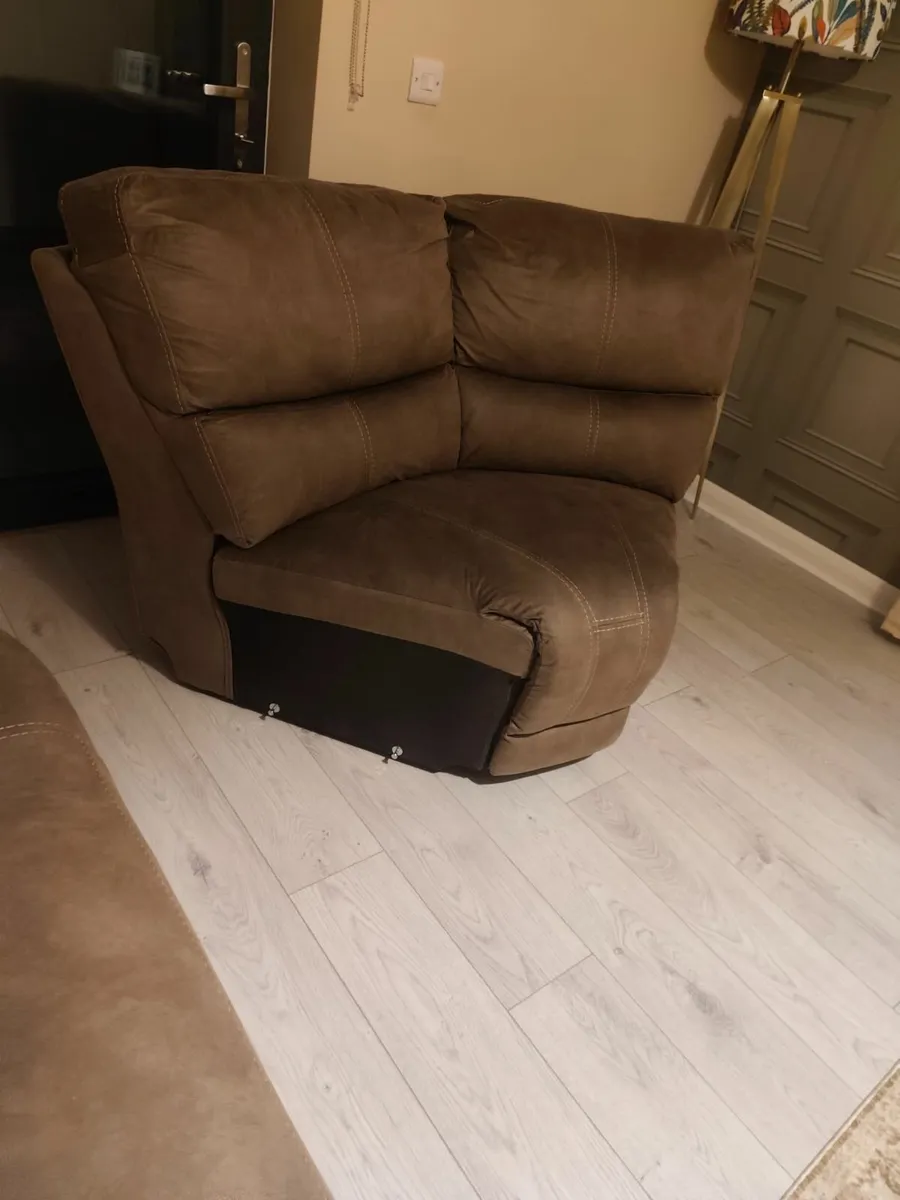 Part of a corner sofa and rug - Image 2