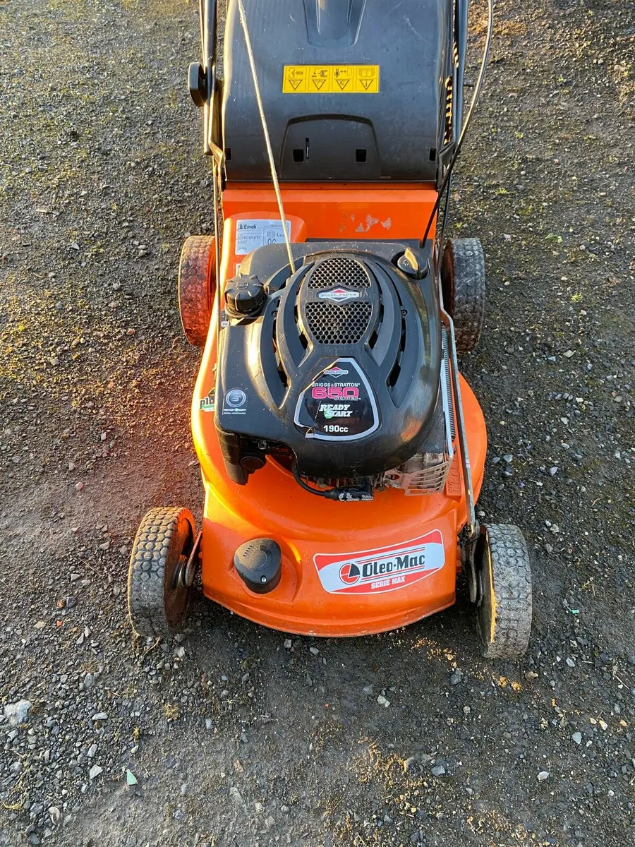 Briggs and Stratton 650 series Lawnmower - Image 1