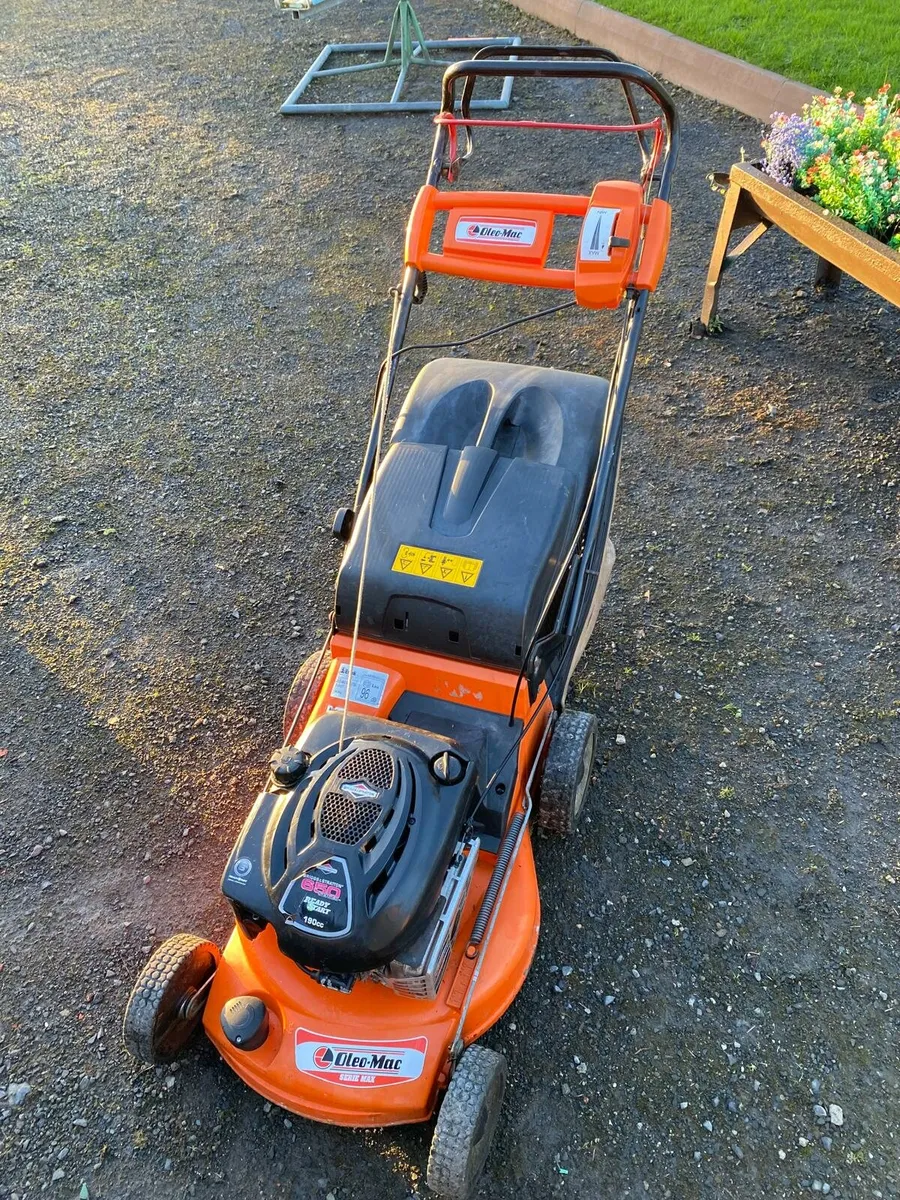 Briggs and Stratton 650 series Lawnmower - Image 2