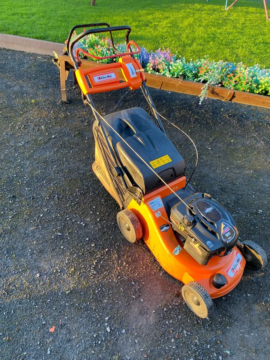 Briggs and Stratton 650 series Lawnmower - Image 4