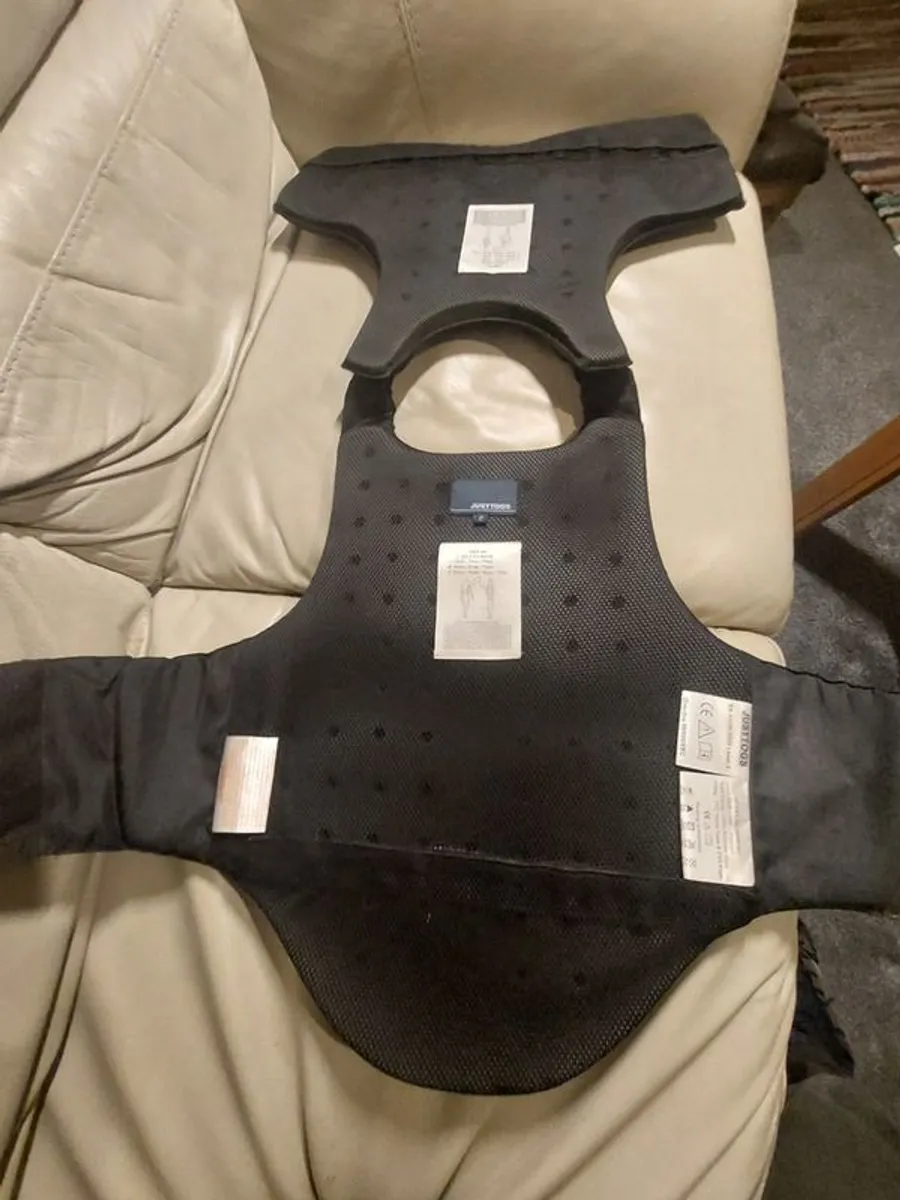 Body protector - Image 2