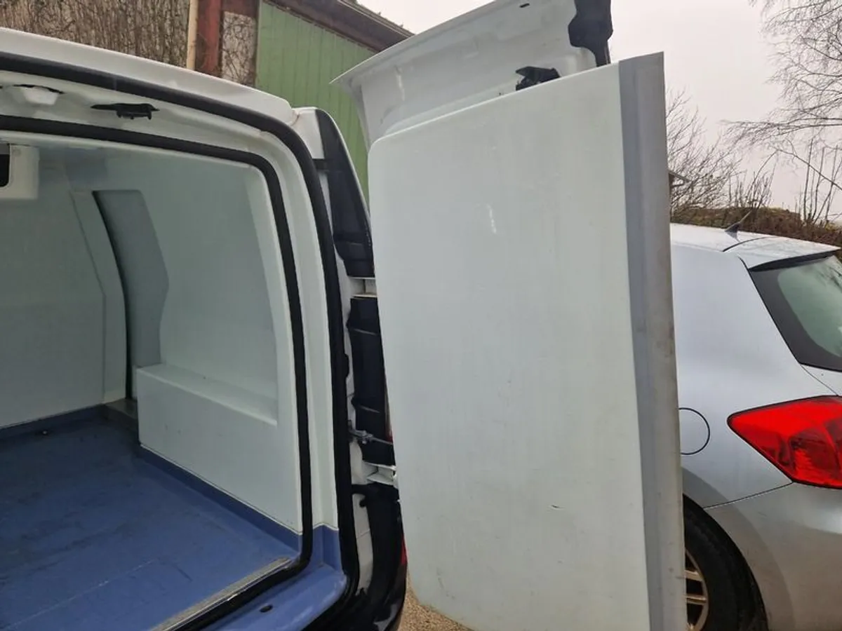 2005 Renault Kangoo - Image 2