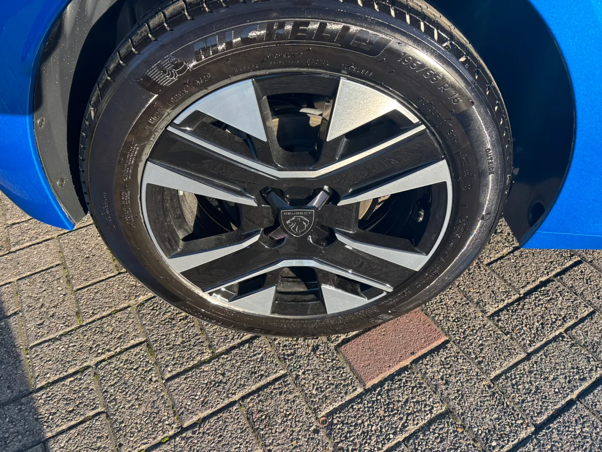 2026 Peugeot 208 Allure Hybrid IN STOCK - Image 4