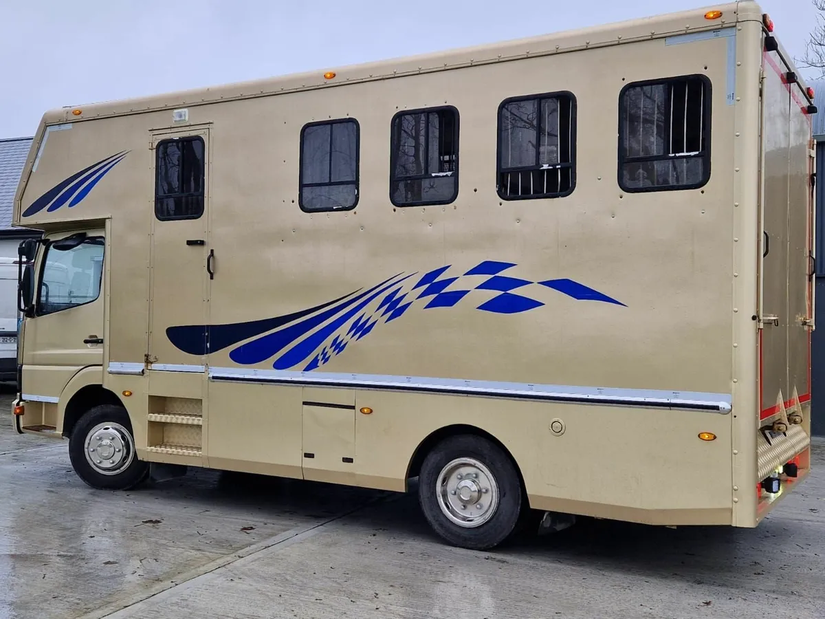 7.5 tonne horse lorry - Image 4