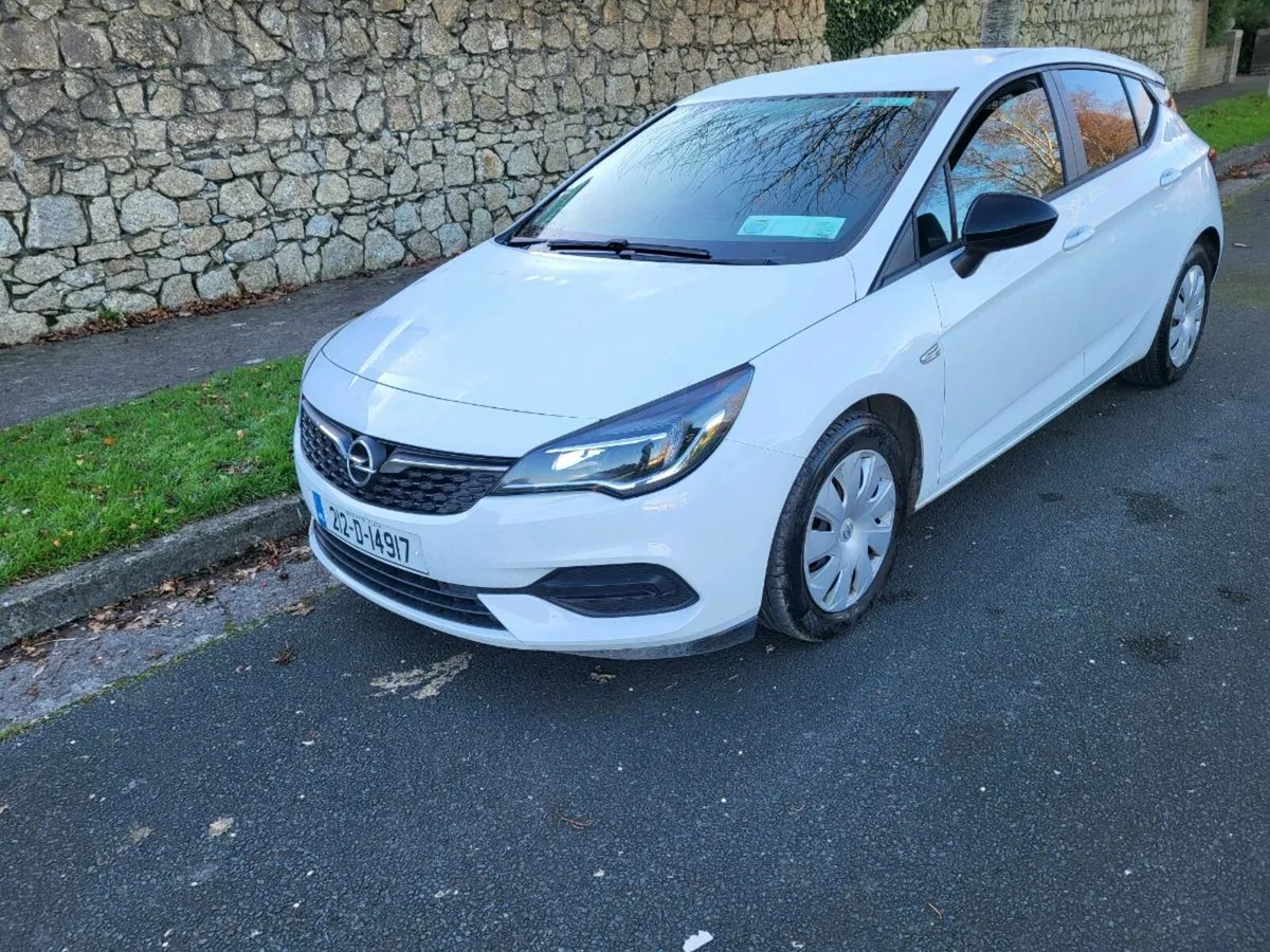 Opel astra  van diesel 212  taxed doed 8/26 - Image 2