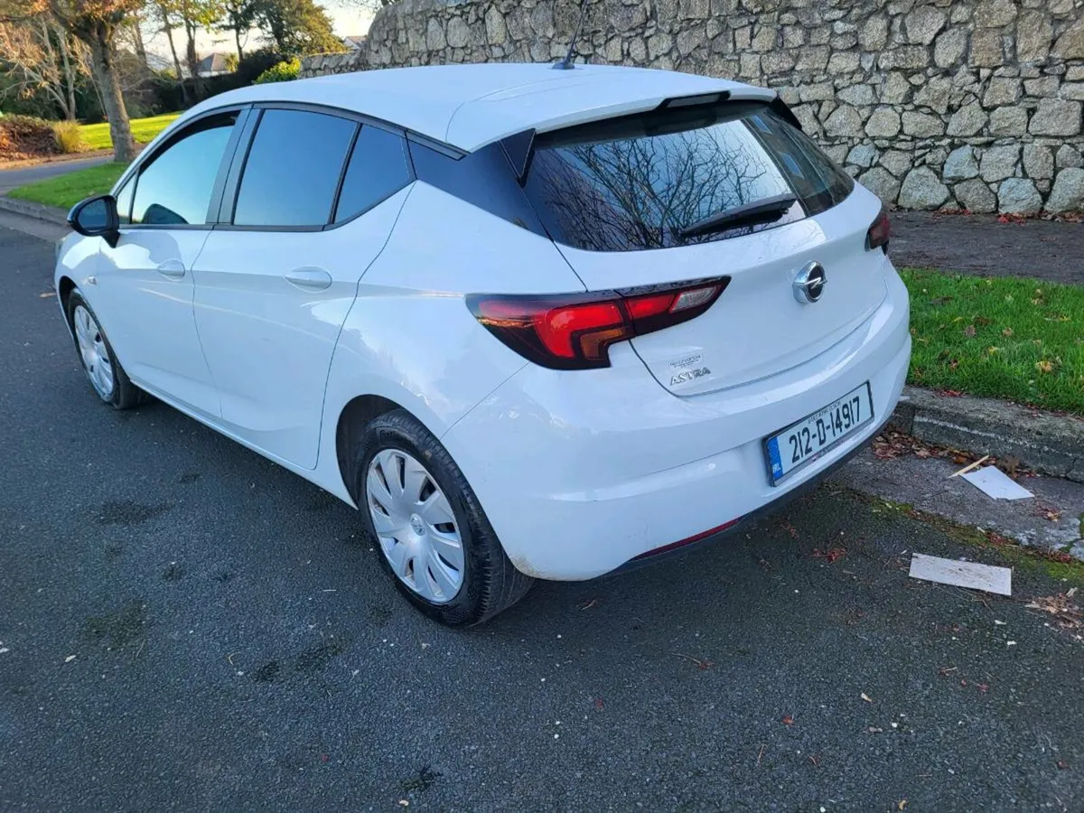 Opel astra  van diesel 212  taxed doed 8/26 - Image 3