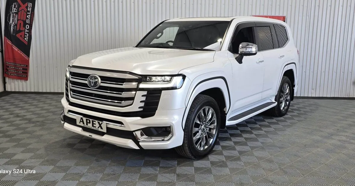 Toyota Landcruiser Lc300 Diesel 2025 - Image 2