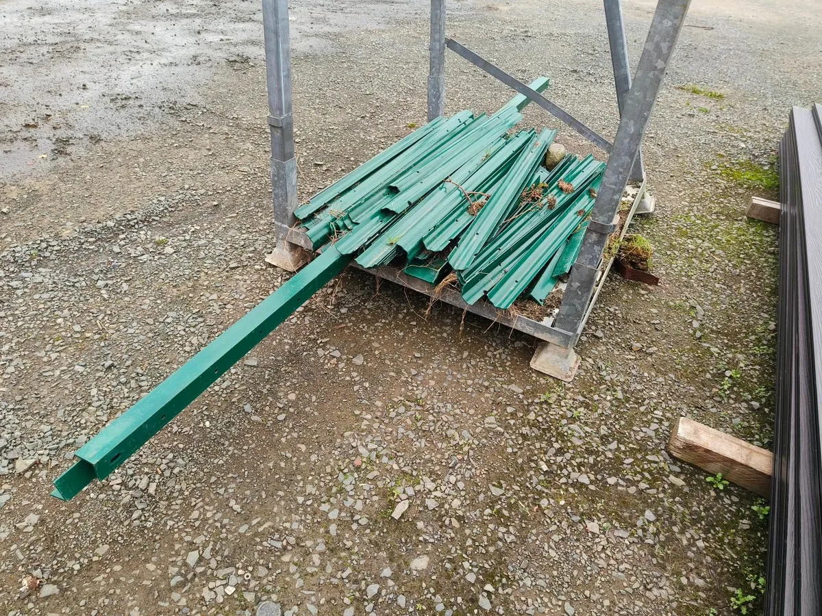 Green Palisade fencing parts - Image 1
