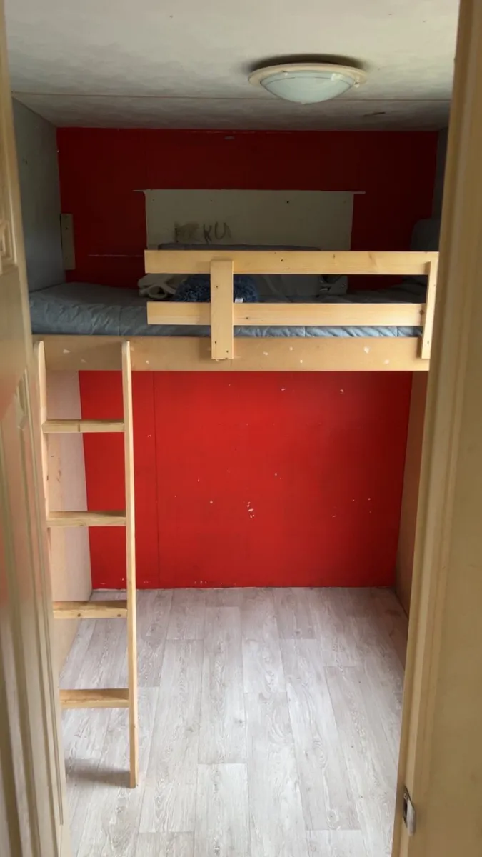 Mobile home - Image 1