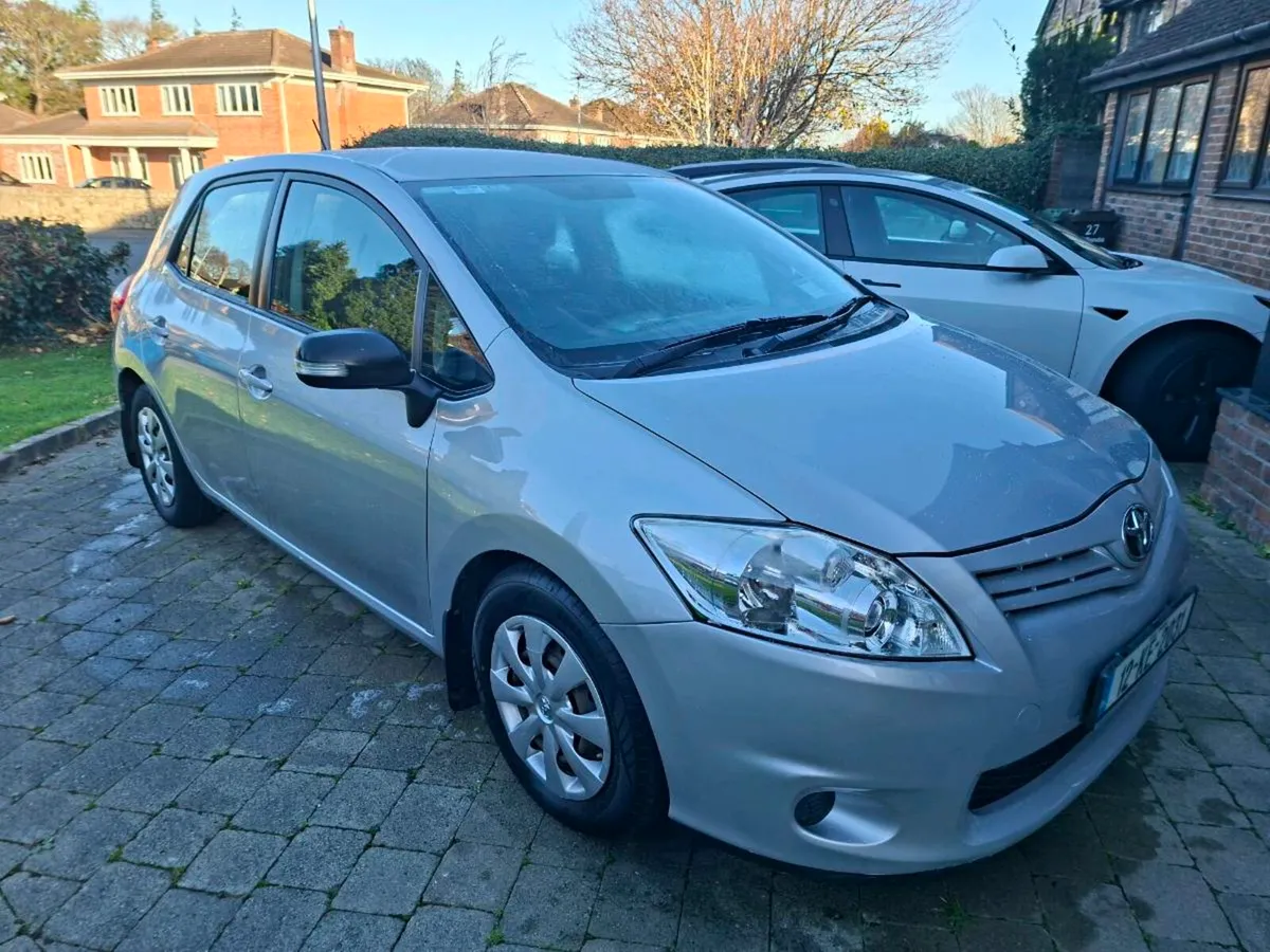 TOYOTA  AURIS 1.4 D4D 5DR 2012 VERY CLEAN CAR - Image 1