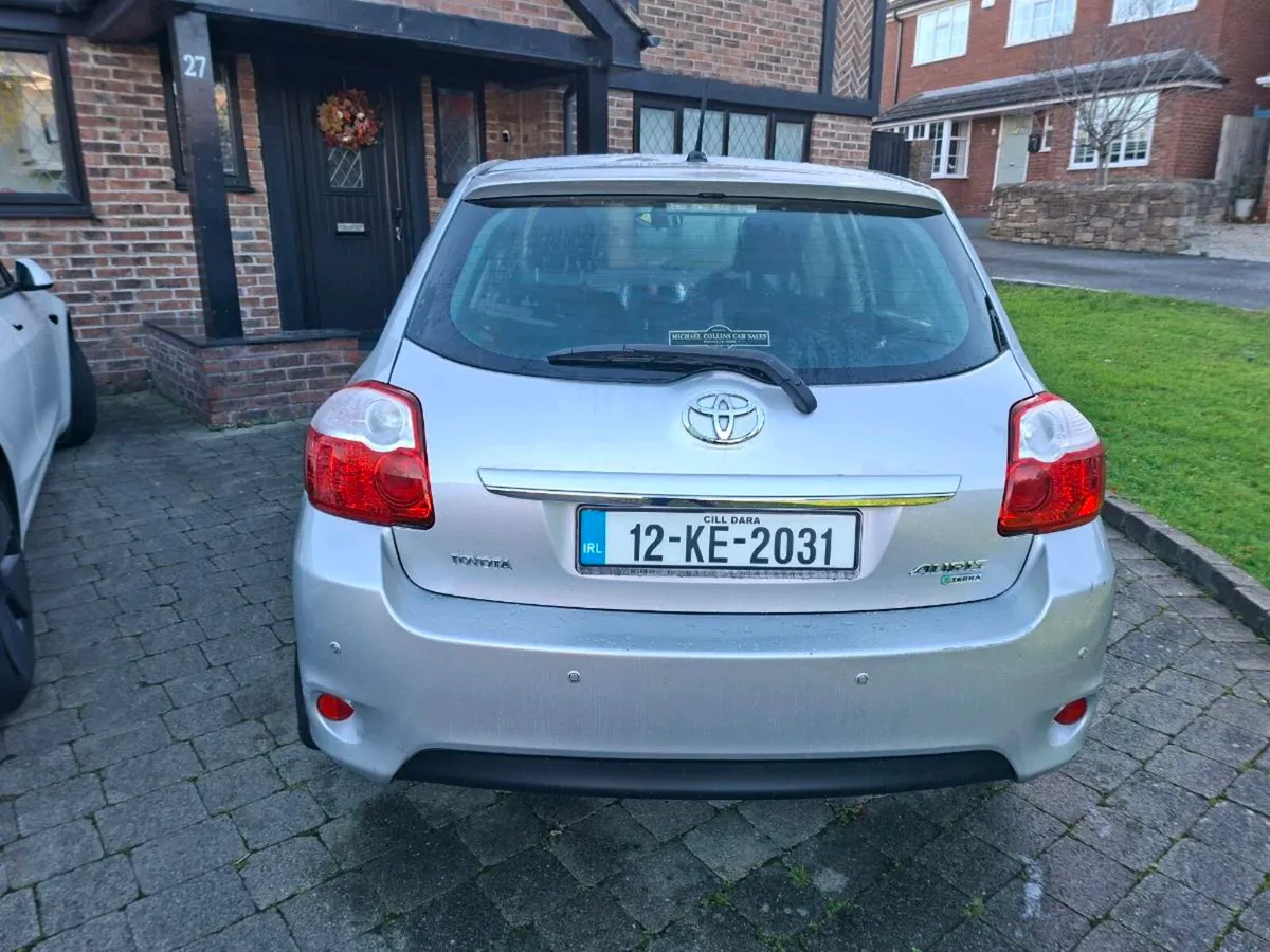 TOYOTA  AURIS 1.4 D4D 5DR 2012 VERY CLEAN CAR - Image 4