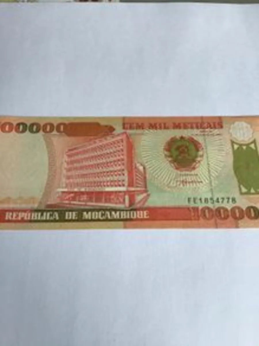 Mozambique Banknote - 100,000 Meticais