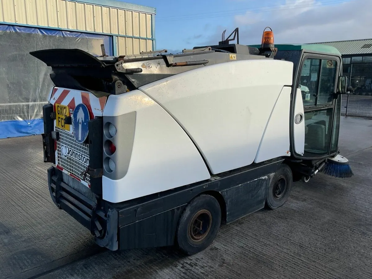 JOHNSTON 142A 101T  4 TON DIESEL ROAD SWEEPER - Image 3