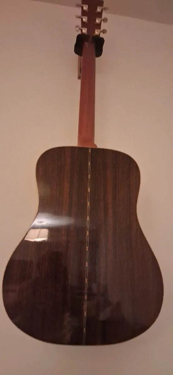 Guitar - Image 4