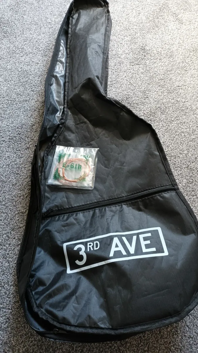 Acoustic guitar 3/4 size - Image 4