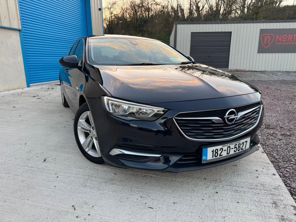 182 Opel Insignia, perfect condition, low miles - Image 1