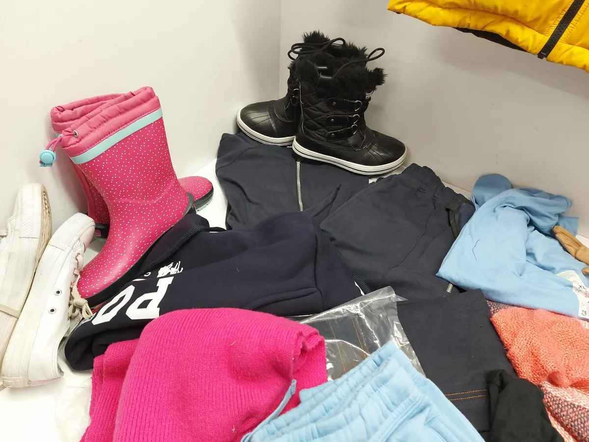 Online Auction Of A Selection Of Clothing & More! - Image 4