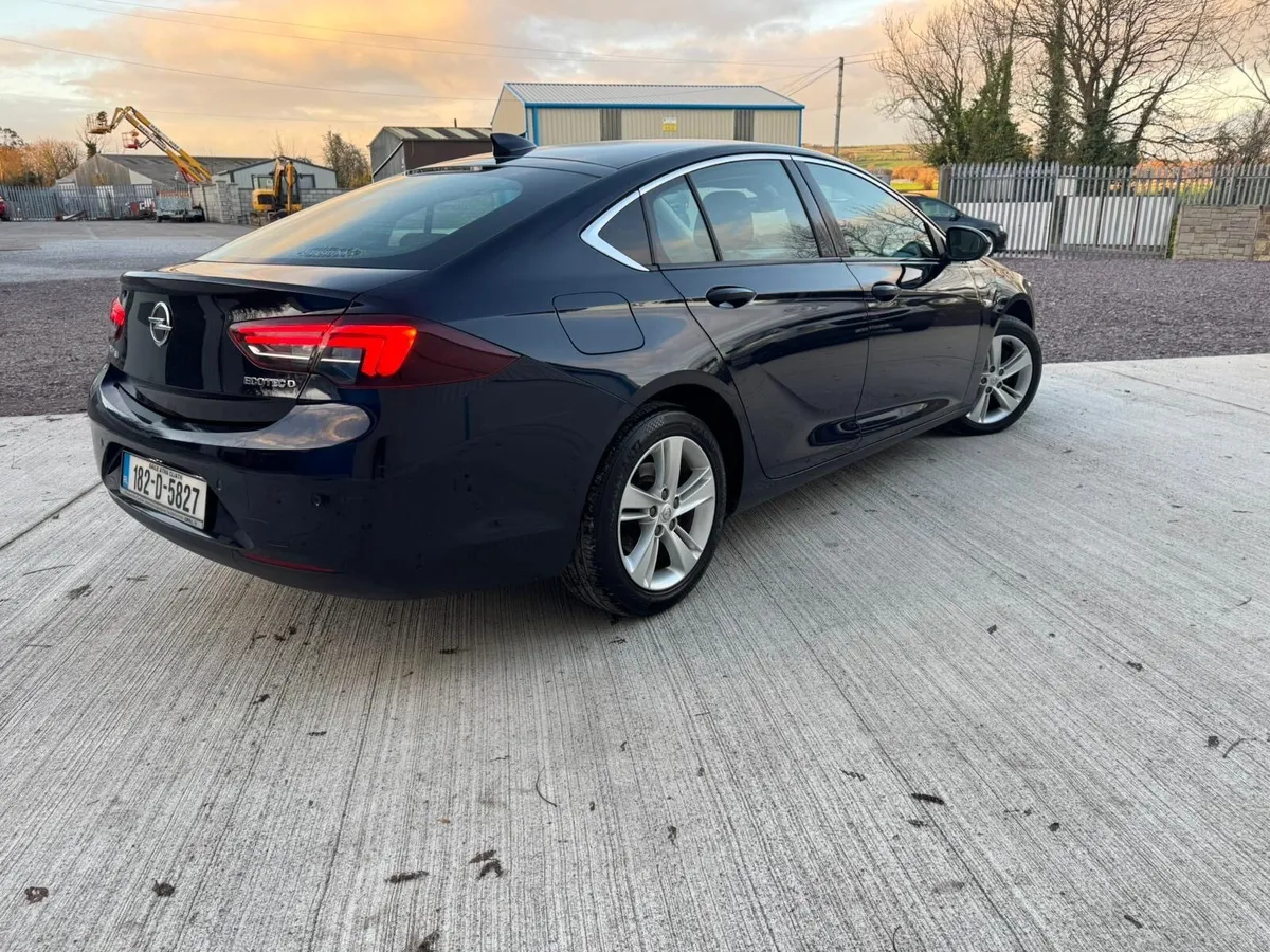 182 Opel Insignia, perfect condition, low miles - Image 4