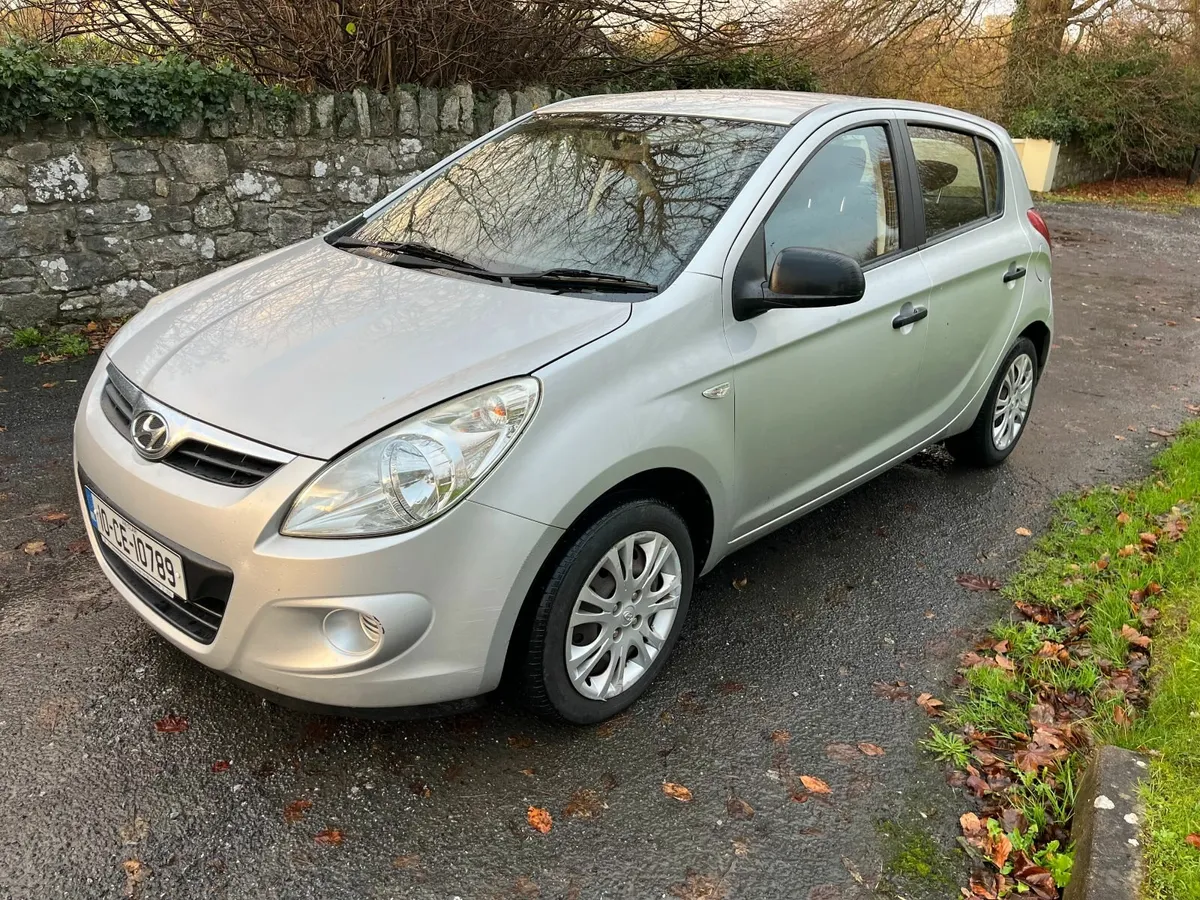 Hyundai i20 2010 - Image 2