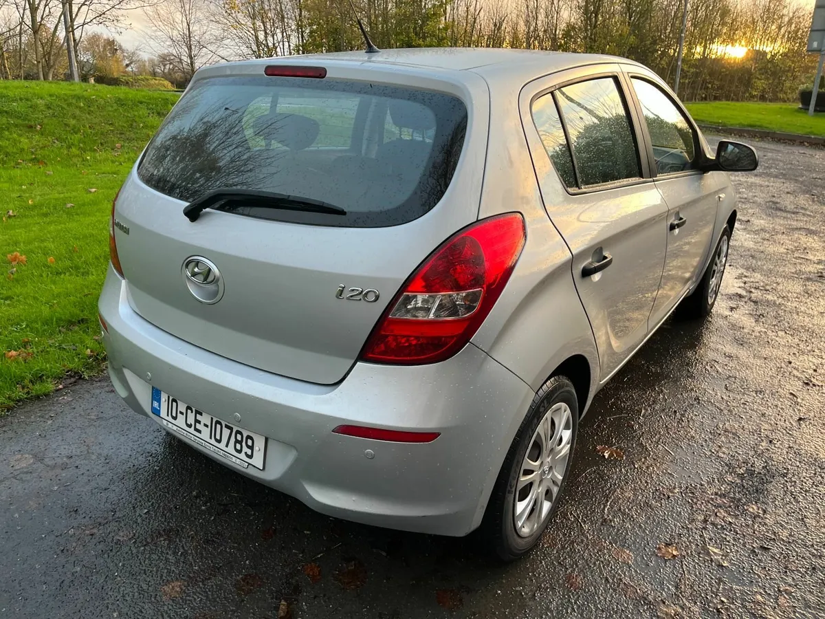 Hyundai i20 2010 - Image 4