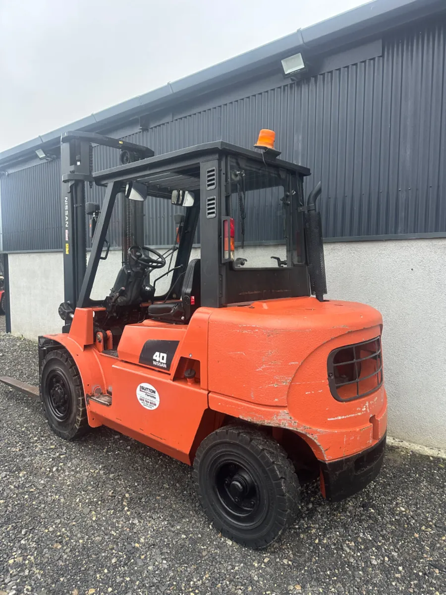 Nissan 4 Ton Forklift - Image 3
