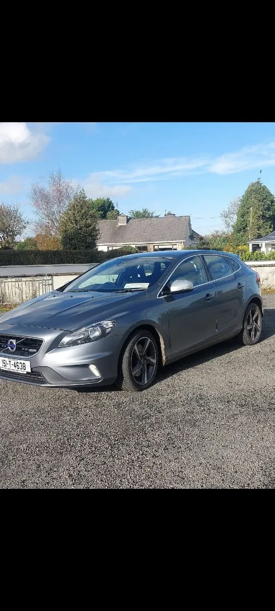 Volvo V40 2015 - Image 1
