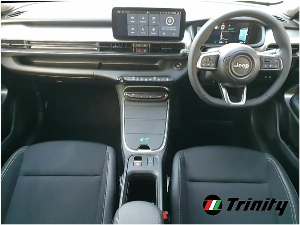 Jeep Avenger ** ALTITUDE 54KW 400KMS ** TRINITY MO - Image 2