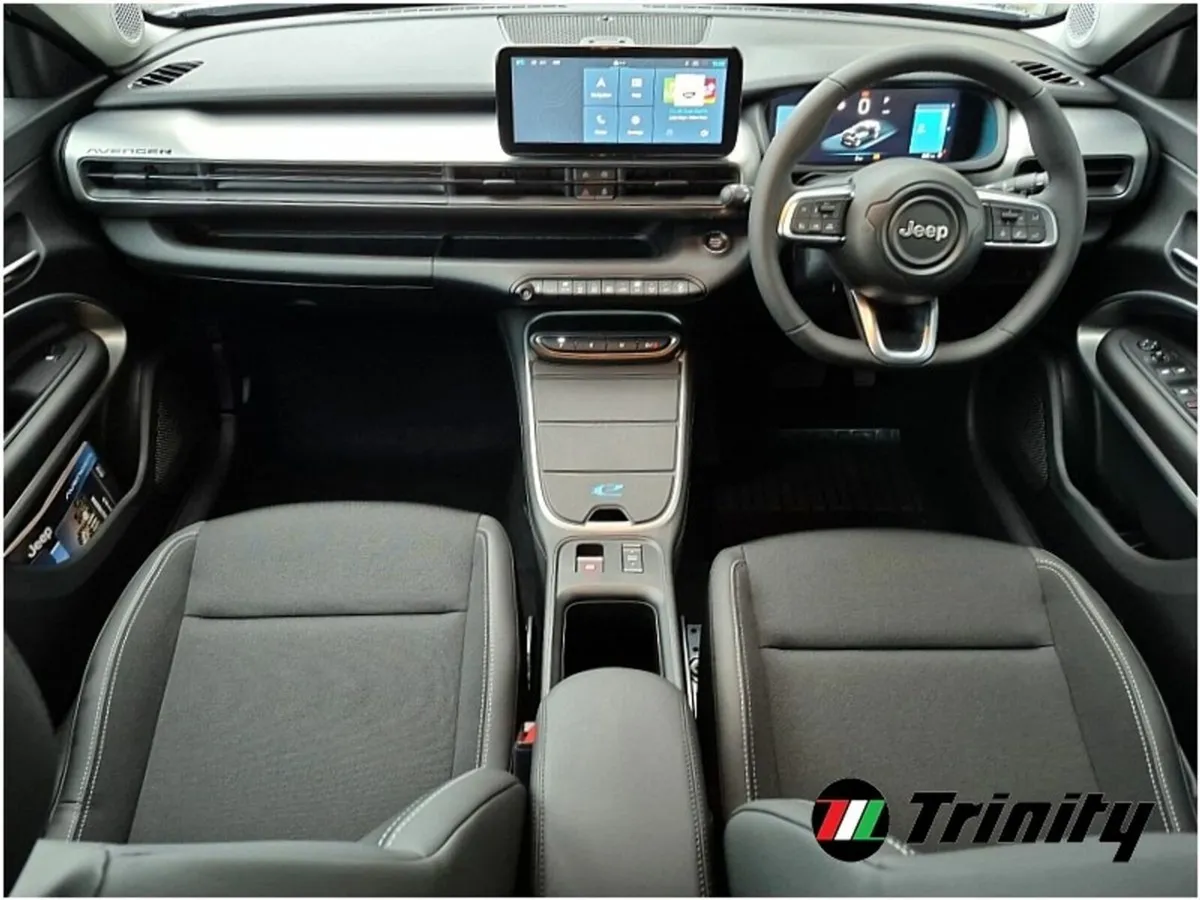 Jeep Avenger ** ALTITUDE ** 54KW 156BHP ** 400KMS - Image 2