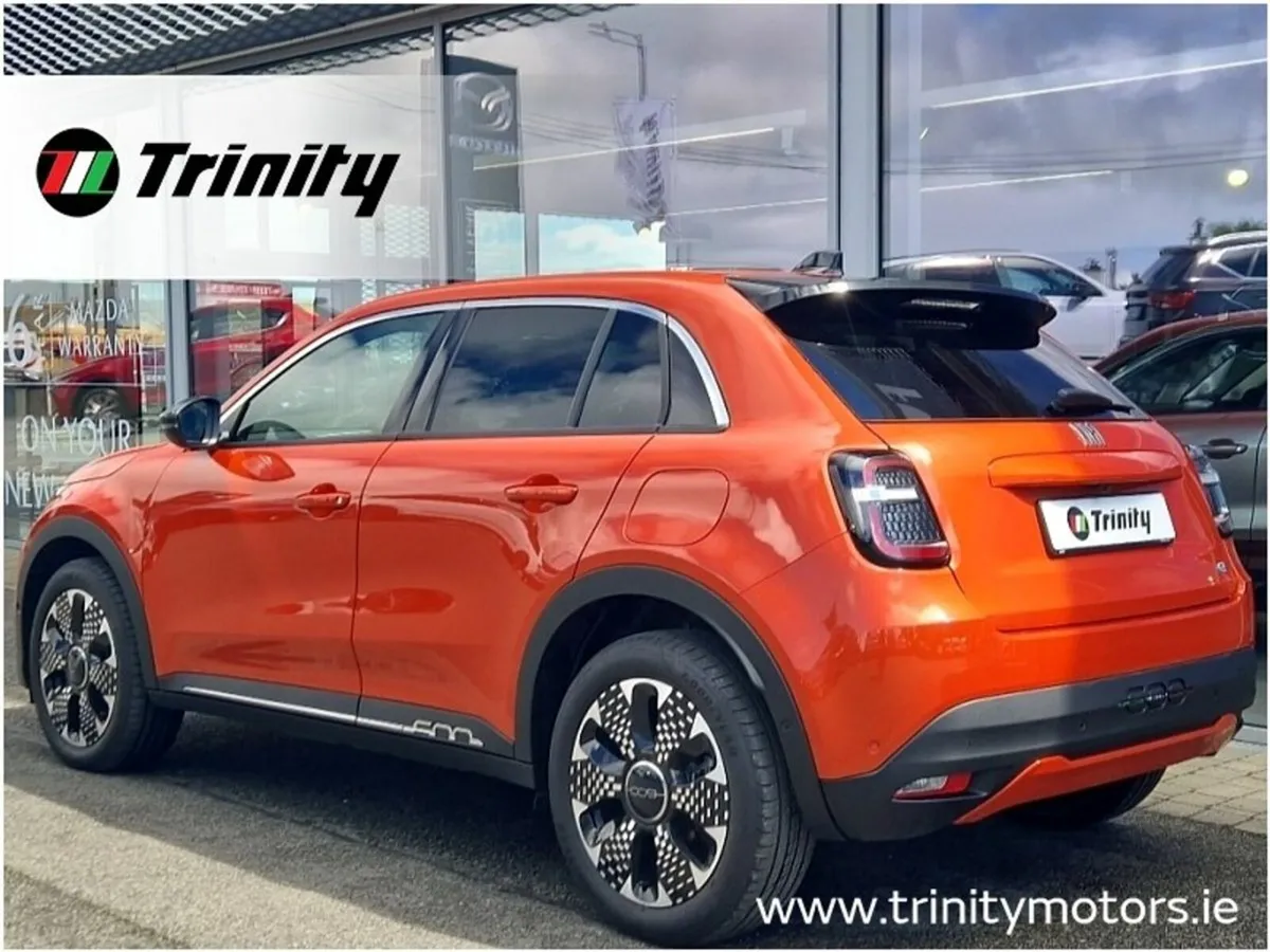 Fiat 600 ** TOP SPEC ** L A PRIMA ** 600e ** 54kW - Image 3