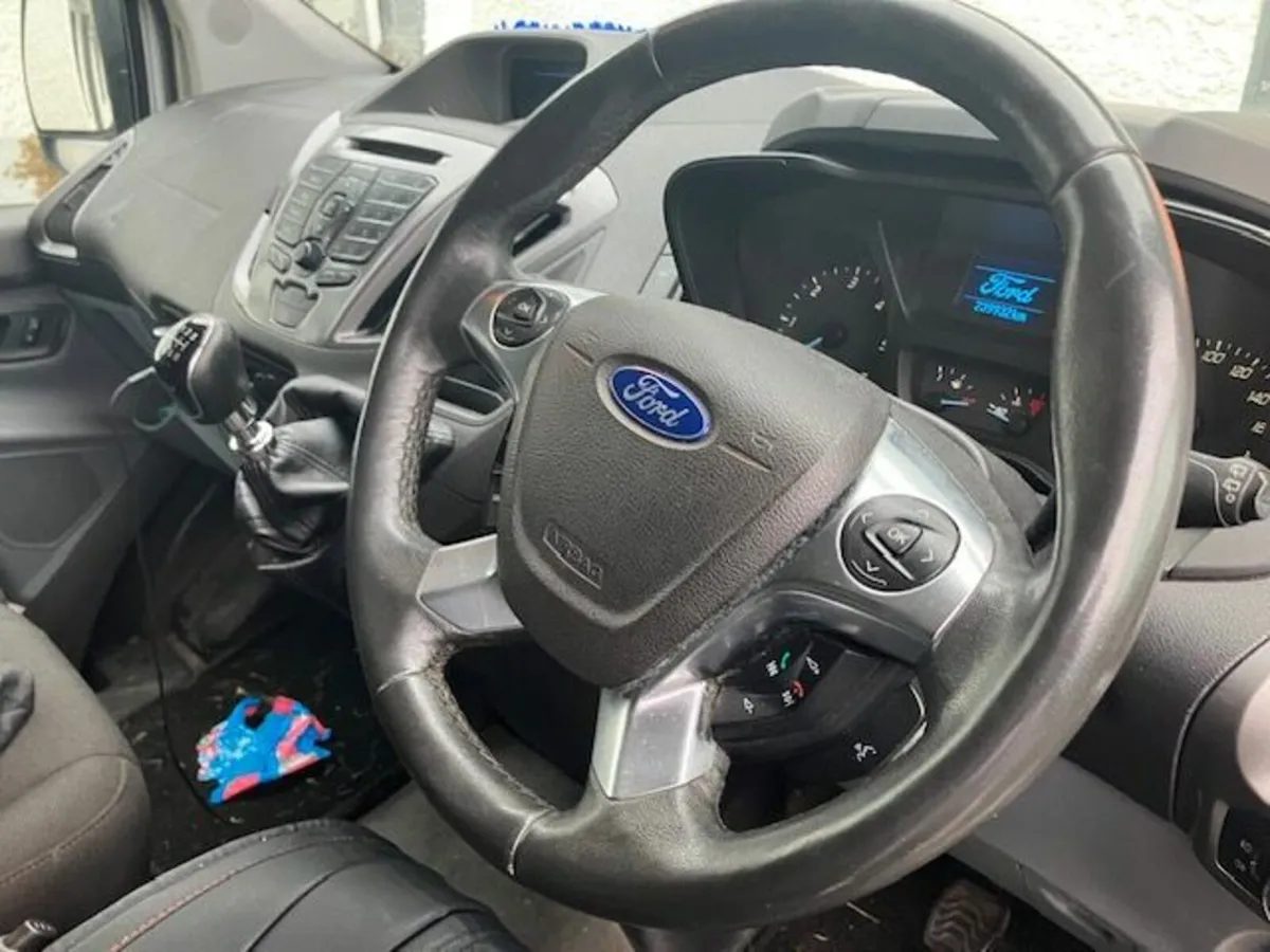 9 seater - Ford Transit Custom 2014 - Image 2